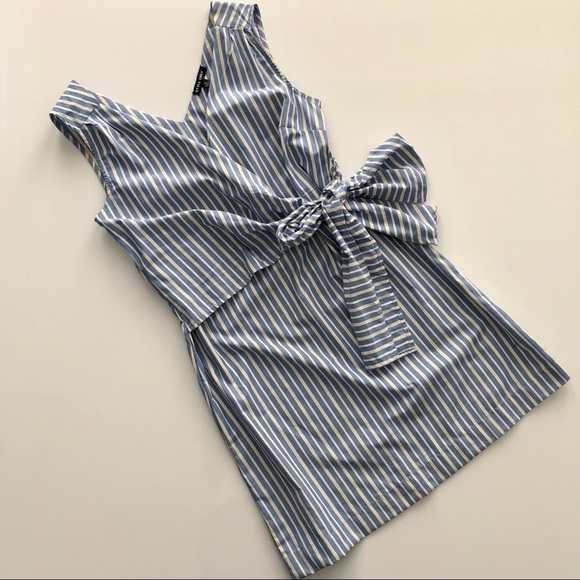 Striped Wrap Style Dress - Picture 2 of 8